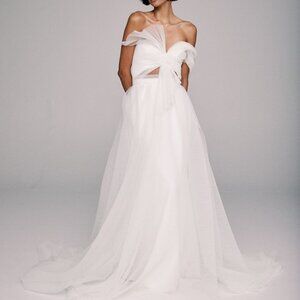 NEWHITE  TDG WEDDING DRESS SIZE 4